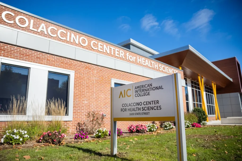 10 Reasons to Attend American International College (aic.edu)